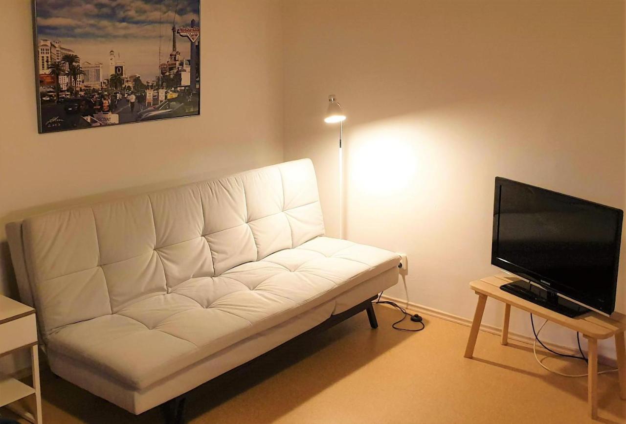 Tihase Studio Apartment With Sauna Талин Екстериор снимка